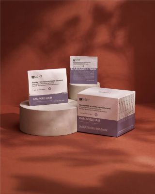 Nový Intenzivní restrukturalizační booster na vlasy rozšiřuje péči o vlasy z řady Damaged Hair! Profesionální pudrový...