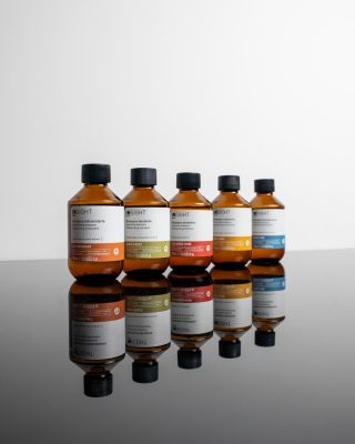 Čas dovolených? Šampony Insight ve formátu 100 ml a masky na vlasy ve formátu 75 ml mohou cestovat s vámi! Objevte řady...